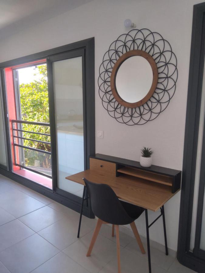 Le Yuka Apartment Сен Франсоа Екстериор снимка