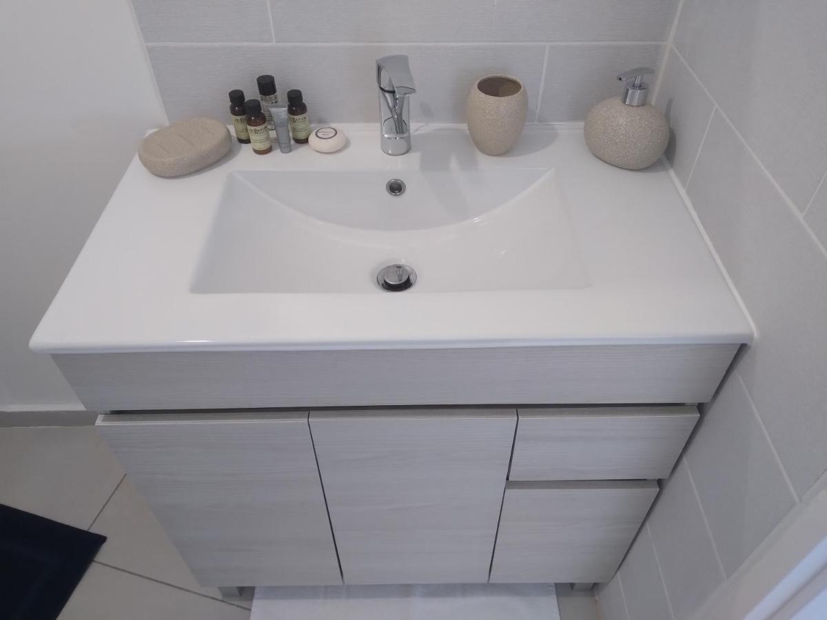 Le Yuka Apartment Сен Франсоа Екстериор снимка